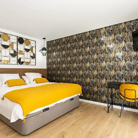 N3 Gold Apartment